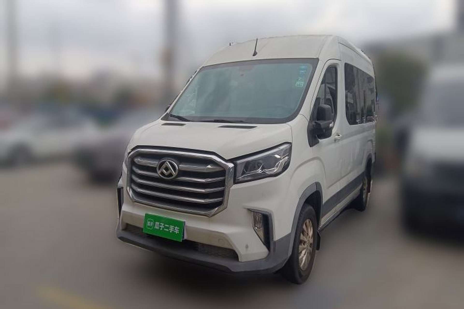 Used SAIC MAXUS Xintu V90 2019 2.0T Manual ZhiDa Rear-Drive Single-Tire Long Wheelbase High-Roof 9-Seater Front Left 45 Deg