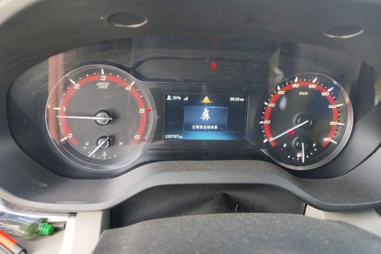 Used SAIC MAXUS Xintu V90 2019 2.0T Manual ZhiDuXing Rear-Drive Single-Tire Extended-Height Roof 7-Seater Instrument Cluster