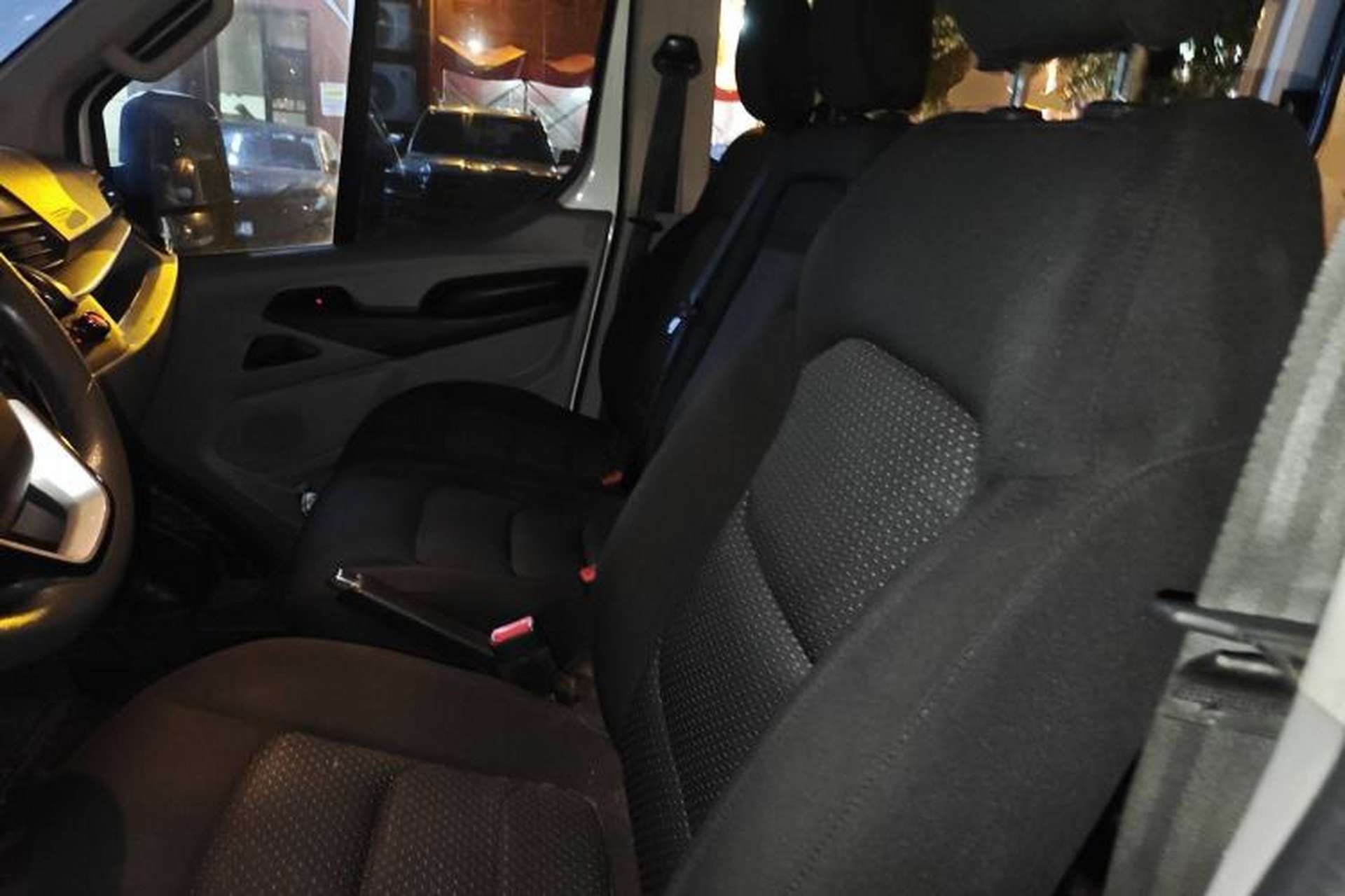 Used SAIC MAXUS Xintu V90 2019 2.0T Automatic ZhiDa Rear-Drive Single Tire Long Wheelbase High-Roof 9-Seater Left Front Seat