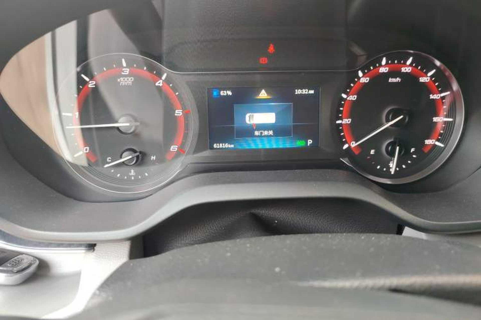 Used SAIC MAXUS Xintu V90 2019 2.0T Automatic ZhiDuXing Rear-Drive Single-Tire Extended Wheelbase High-Roof 7-Seater Odometer Close Up