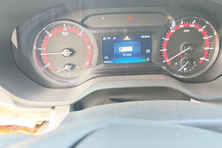 Used SAIC MAXUS Xintu V90 2019 2.0T Automatic Zhi Duoxing Rear-Drive Single Tire Extended Wheelbase Ultra-High Roof 7-Seater Odometer Close Up