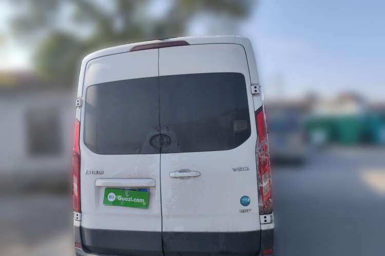 Used SAIC MAXUS Xintu V90 2019 2.0T Manual ZhiDuXing Rear-Drive Single-Tire Extended-Height Roof 7-Seater Rear