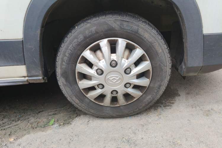 Used SAIC MAXUS Xintu V90 2019 2.0T Automatic ZhiDa Rear-Drive Dual-Tire Extended Wheelbase High-Roof 9-Seater Right Front Wheel Hub
