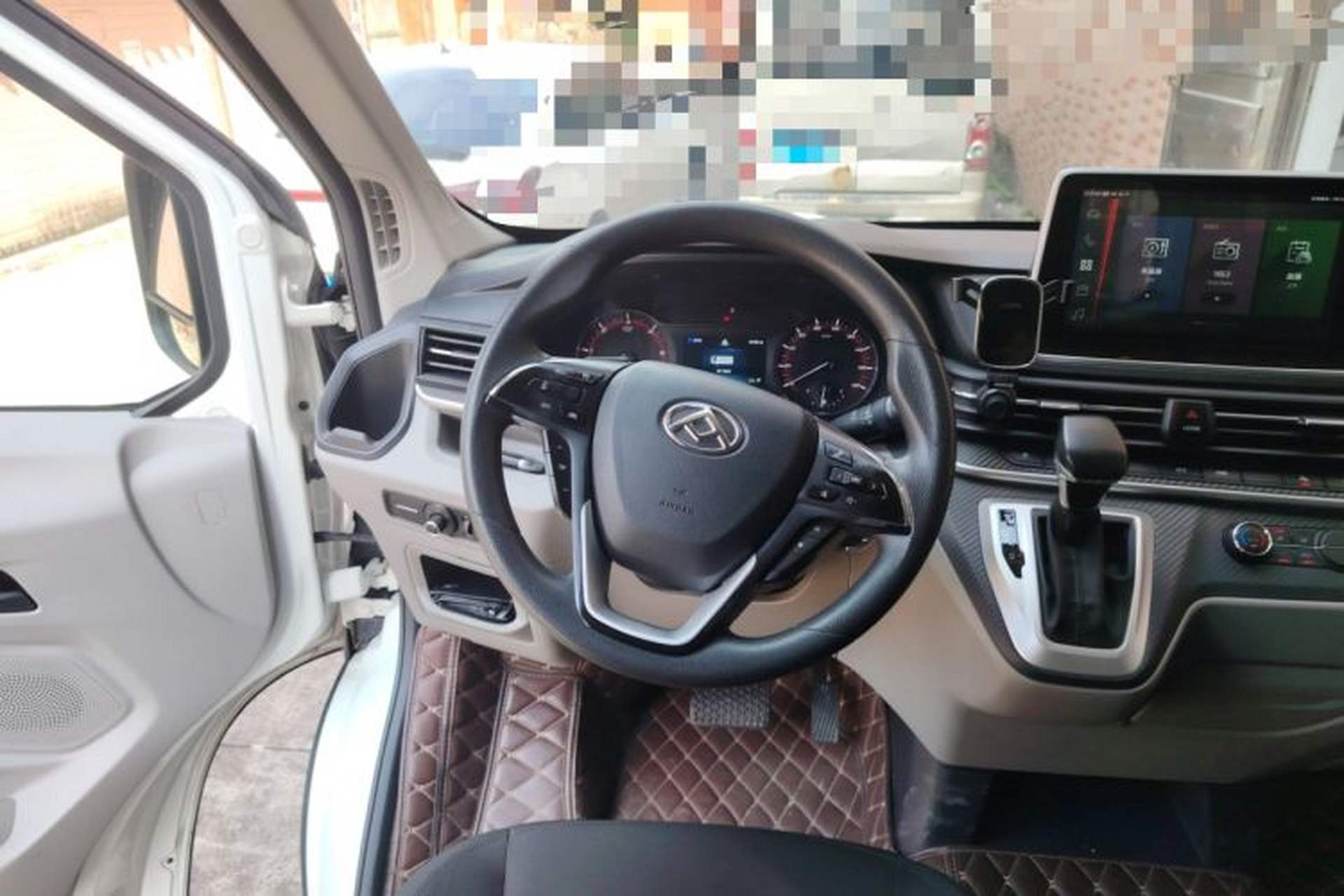 Used SAIC MAXUS Xintu V90 2019 2.0T Automatic ZhiDuXing Rear-Drive Single-Tire Extended Wheelbase High-Roof 7-Seater Steering Wheel