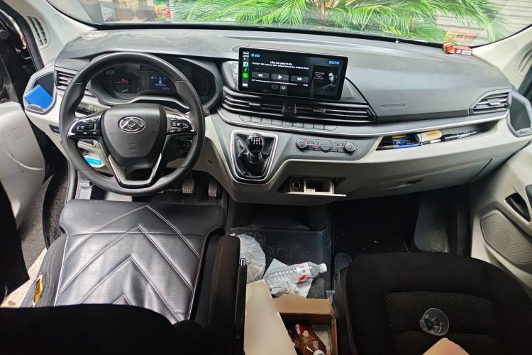 Used SAIC MAXUS Xintu V90 2020 2.0T Manual - Yunjie Version Front-Wheel Drive Rear Single Tire Long Wheelbase High-Roof 7-Seater Center Console