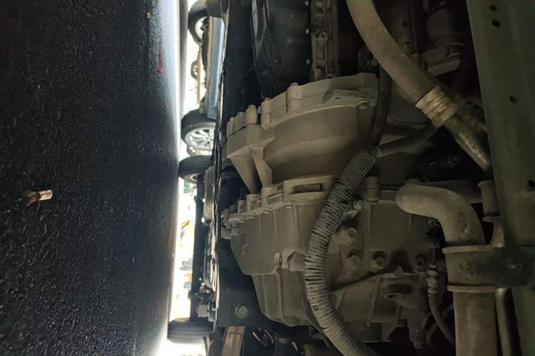 Used SAIC MAXUS Xintu V90 2020 2.0T Manual - Yunjie Version Front-Wheel Drive Rear Single Tire Long Wheelbase High-Roof 7-Seater Chassis Front