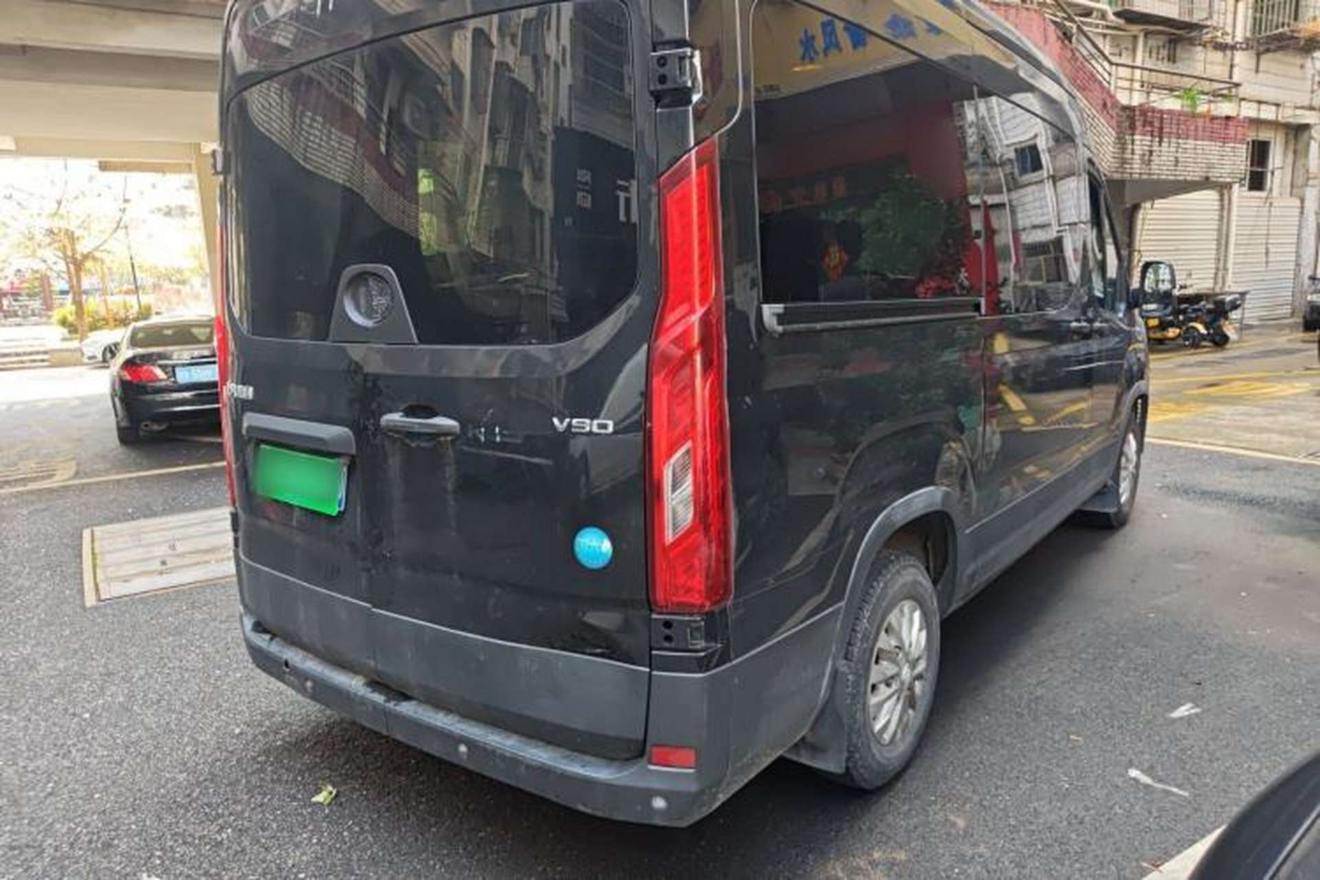 Used SAIC MAXUS Xintu V90 2020 2.0T Manual - Yunjie Version Front-Wheel Drive Rear Single Tire Long Wheelbase High-Roof 7-Seater Exterior 5