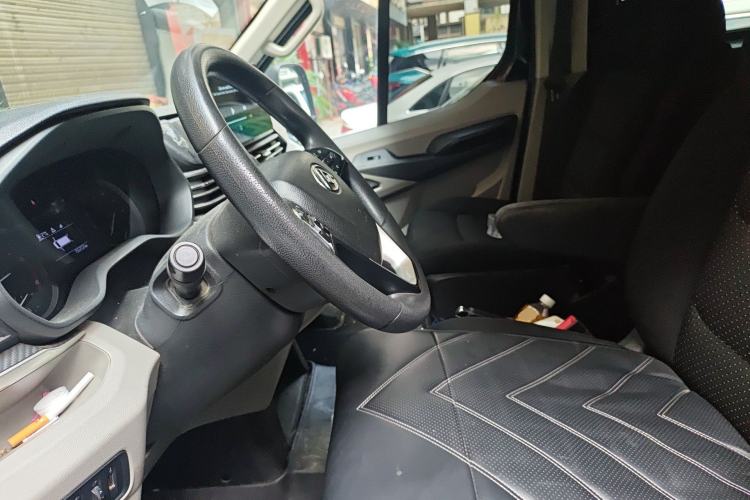 Used SAIC MAXUS Xintu V90 2020 2.0T Manual - Yunjie Version Front-Wheel Drive Rear Single Tire Long Wheelbase High-Roof 7-Seater Left Front Seat