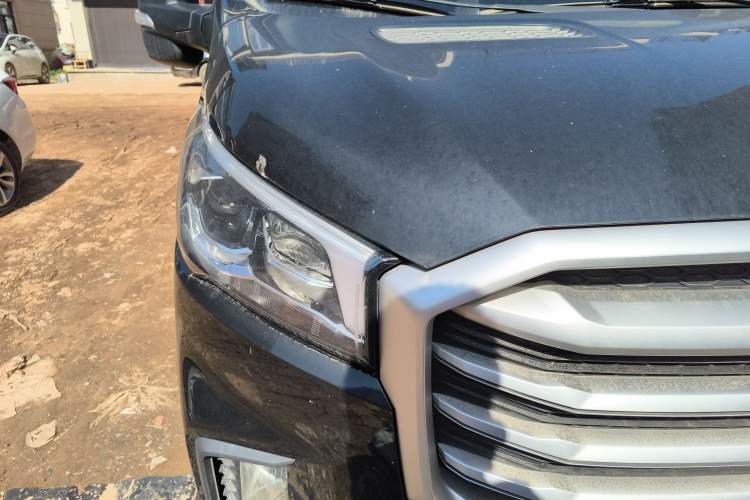 Used SAIC MAXUS Xintu V90 2020 2.0T AMT Yunjie Edition Front-Wheel Drive Rear Single Tire Short Wheelbase High Roof 6-Seater Right Front Headlight