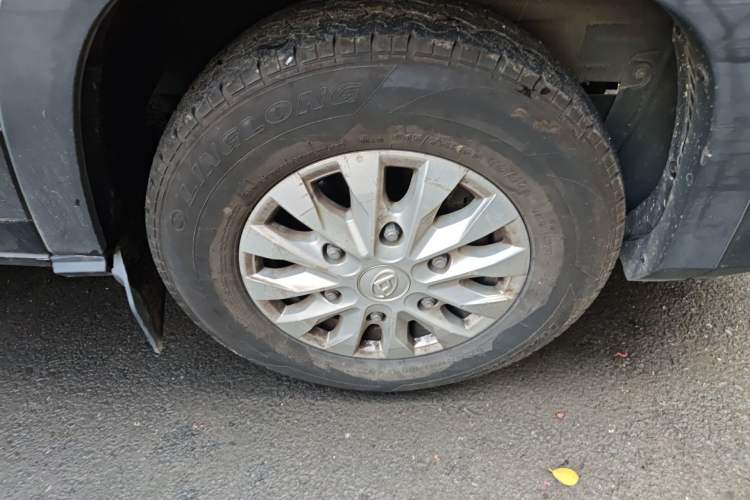 Used SAIC MAXUS Xintu V90 2020 2.0T Manual - Yunjie Version Front-Wheel Drive Rear Single Tire Long Wheelbase High-Roof 7-Seater Right Front Wheel Hub