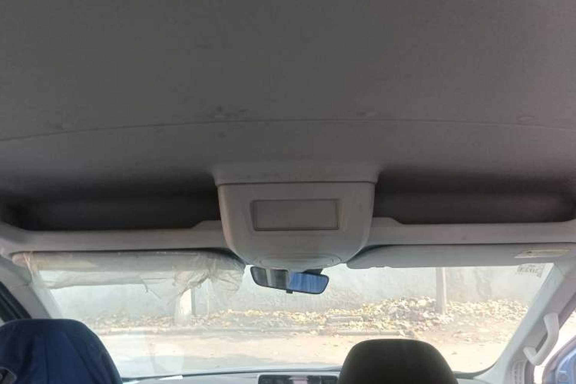 Used SAIC MAXUS Xintu V90 2020 2.0T Manual Yunjie Version Front-Wheel Drive with Single Rear Tire Short Wheelbase Mid-Height Design 6-Seater Headliner