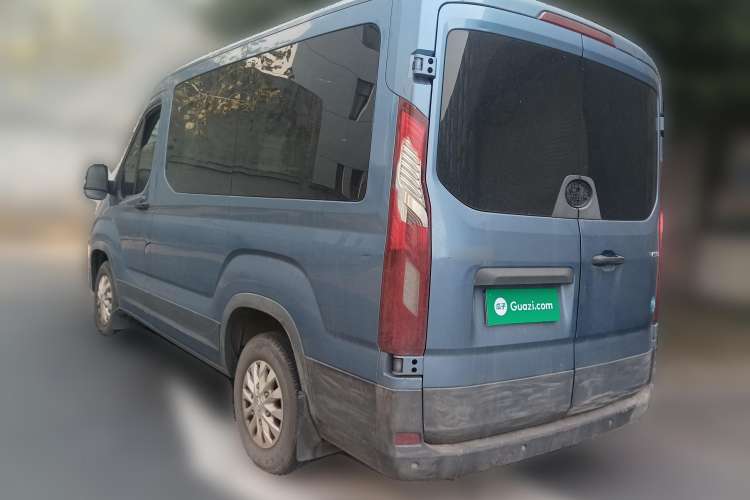 Used SAIC MAXUS Xintu V90 2020 2.0T Manual Yunjie Version Front-Wheel Drive with Single Rear Tire Short Wheelbase Mid-Height Design 6-Seater Rear Left 45 Deg
