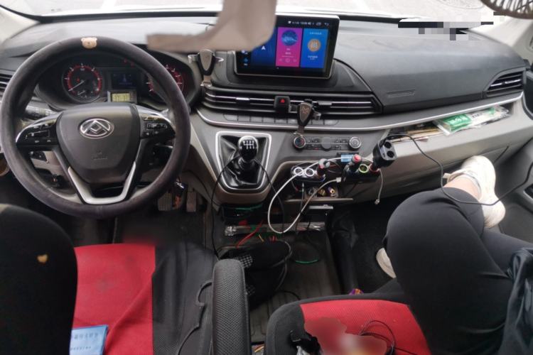 Used SAIC MAXUS Xintu V90 2020 2.0T Manual Yunjie Version Front-Wheel Drive with Single Rear Tire Short Wheelbase Mid-Height Design 6-Seater Center Console