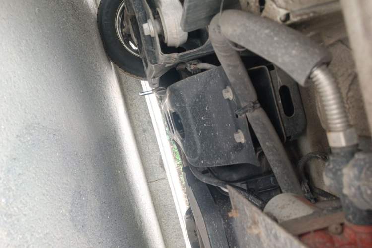 Used SAIC MAXUS Xintu V90  Chassis Front Left
