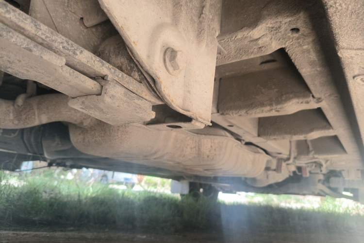 Used SAIC MAXUS Xintu V90 2020 2.0T Manual - Yunjie Version Front-Wheel Drive Rear Single Tire Long Wheelbase High-Roof 7-Seater Chassis Rear Right