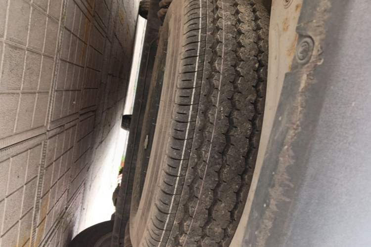 Used SAIC MAXUS Xintu V90 2020 2.0T AMT Yunjie Edition Front-Wheel Drive Rear Single Tire Long Wheelbase High-Roof 7-Seater Chassis Rear