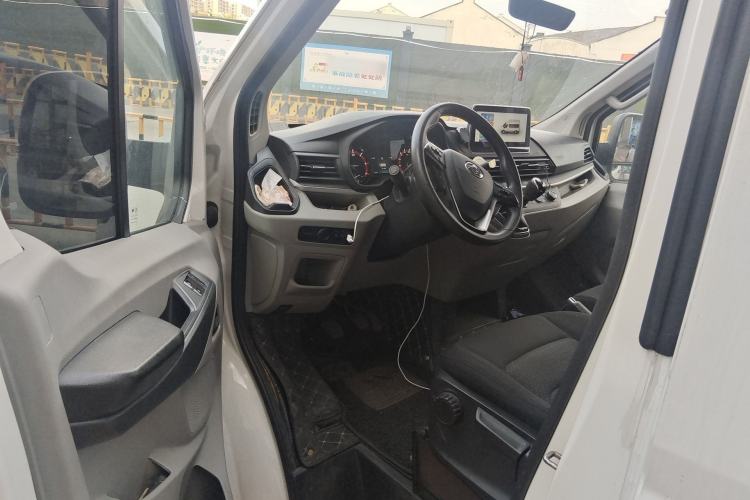 Used SAIC MAXUS Xintu V90 2020 2.0T Manual Yunjie Version Front-Wheel Drive with Single Rear Tire Short Wheelbase Mid-Height Design 6-Seater Driver Seat
