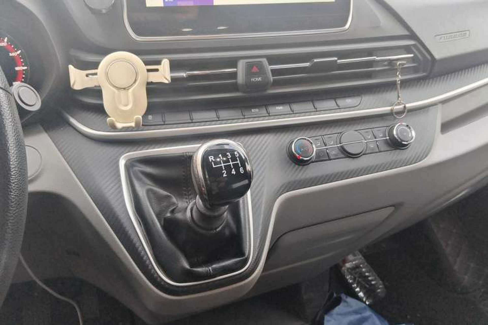 Used SAIC MAXUS Xintu V90 2020 2.0T Manual Yunjie Version Front-Wheel Drive with Single Rear Tire Short Wheelbase Mid-Height Design 6-Seater Gear Lever