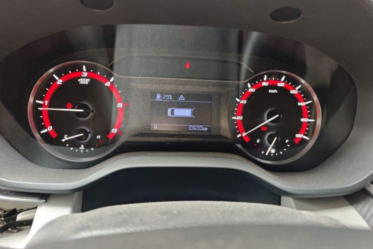 Used SAIC MAXUS Xintu V90 2020 2.0T AMT Yunjie Edition Front-Wheel Drive Rear Single Tire Short Wheelbase Mid-Height 6-Seater Instrument Cluster