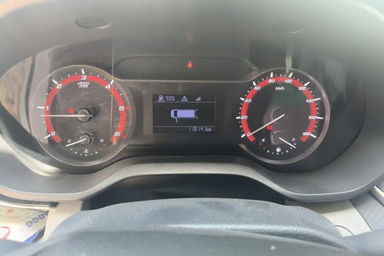 Used SAIC MAXUS Xintu V90 2020 2.0T Manual - Yunjie Version Front-Wheel Drive Rear Single Tire Long Wheelbase High-Roof 7-Seater Instrument Cluster