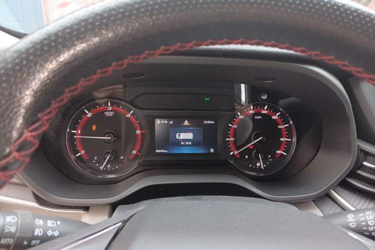 Used SAIC MAXUS Xintu V90 2020 2.0T AMT Yunjie Edition Front-Wheel Drive Rear Single Tire Long Wheelbase High-Roof 7-Seater Instrument Cluster