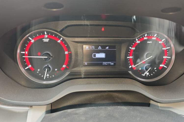 Used SAIC MAXUS Xintu V90 2020 2.0T AMT Yunjie Edition Front-Wheel Drive Rear Single Tire Short Wheelbase Mid-Height 6-Seater Instrument Cluster
