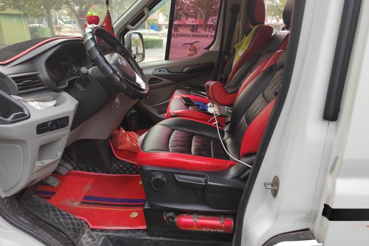 Used SAIC MAXUS Xintu V90 2020 2.0T Manual Yunjie Version Front-Wheel Drive with Single Rear Tire Short Wheelbase Mid-Height Design 6-Seater Left Front Seat