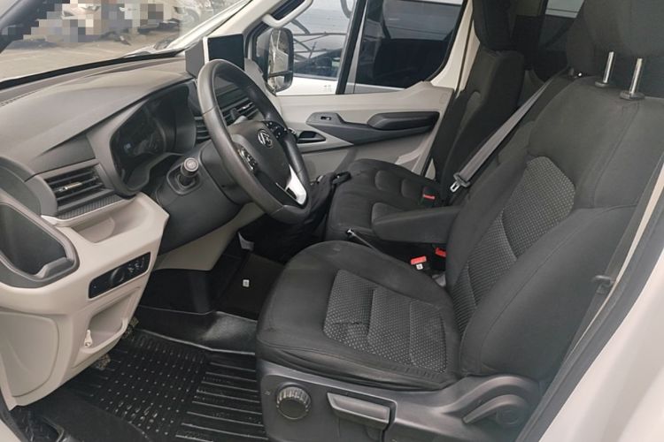 Used SAIC MAXUS Xintu V90 2020 2.0T Manual Yunjie Version Front-Wheel Drive with Single Rear Tire Short Wheelbase Mid-Height Design 6-Seater Left Front Seat