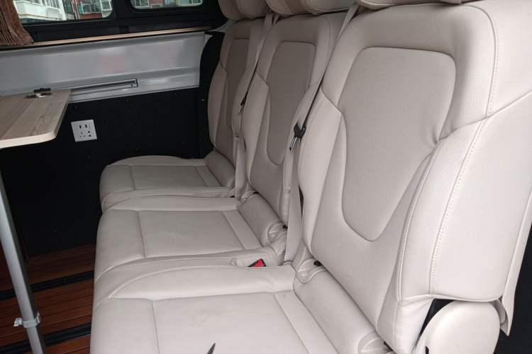 Used SAIC MAXUS Xintu V90 2020 2.0T AMT Yunjie Edition Front-Wheel Drive Rear Single Tire Long Wheelbase High-Roof 7-Seater Left Rear Seat