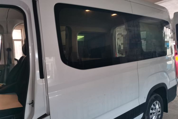 Used SAIC MAXUS Xintu V90 2020 2.0T AMT Yunjie Edition Front-Wheel Drive Rear Single Tire Short Wheelbase High Roof 6-Seater Left Rear Seat