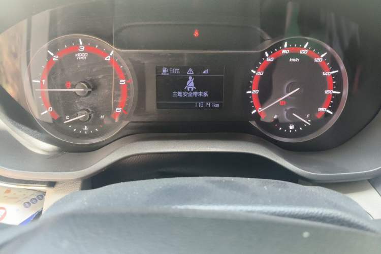 Used SAIC MAXUS Xintu V90 2020 2.0T Manual - Yunjie Version Front-Wheel Drive Rear Single Tire Long Wheelbase High-Roof 7-Seater Odometer Close Up
