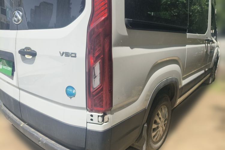 Used SAIC MAXUS Xintu V90 2020 2.0T Manual - Yunjie Version Front-Wheel Drive Rear Single Tire Long Wheelbase High-Roof 7-Seater Rear Right 45 Deg