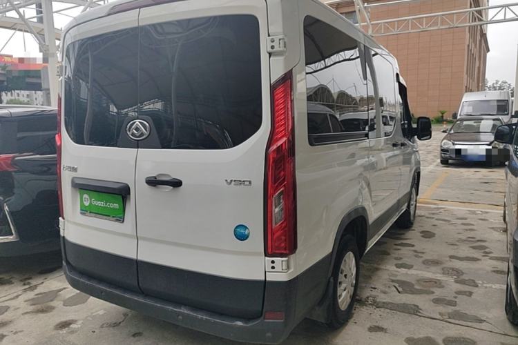 Used SAIC MAXUS Xintu V90 2020 2.0T Manual Yunjie Version Front-Wheel Drive with Single Rear Tire Short Wheelbase Mid-Height Design 6-Seater Rear Right 45 Deg