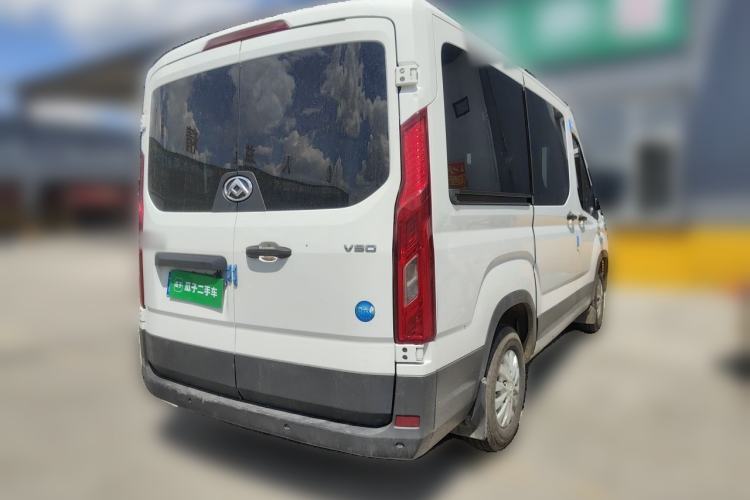 Used SAIC MAXUS Xintu V90 2020 2.0T Manual Yunjie Version Front-Wheel Drive with Single Rear Tire Short Wheelbase Mid-Height Design 6-Seater Rear Right 45 Deg