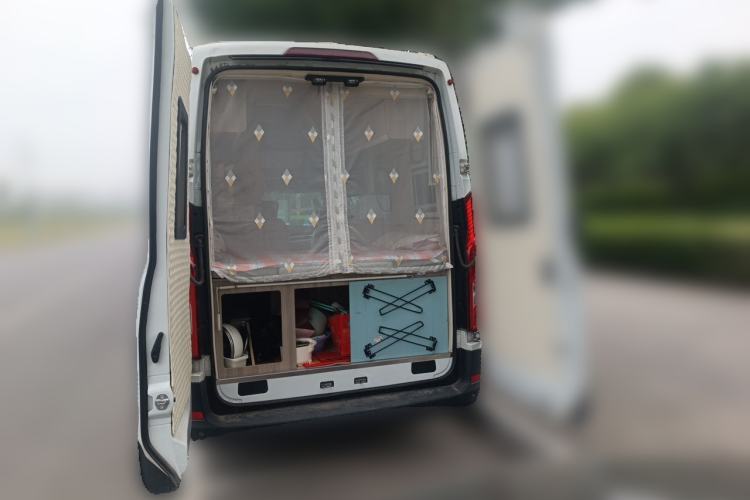 Used SAIC MAXUS Xintu V90  Trunk
