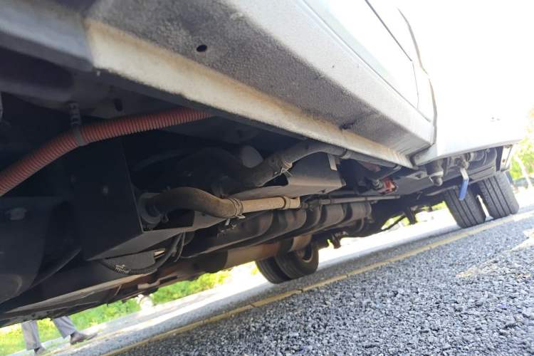 Used SAIC MAXUS Xintu V90  Chassis Front Left