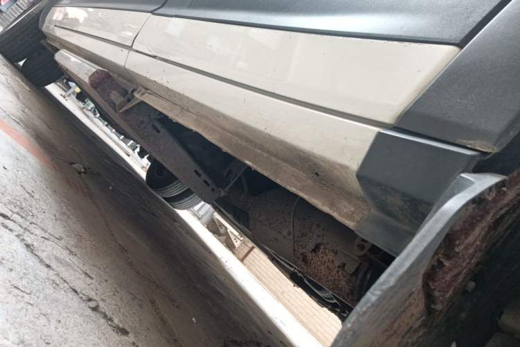 Used SAIC MAXUS Xintu V90  Chassis Front Right