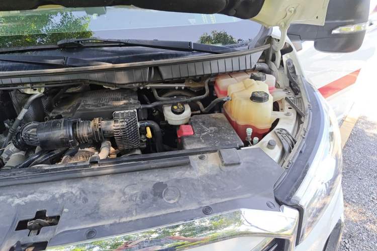 Used SAIC MAXUS Xintu V90  Engine Bay Left