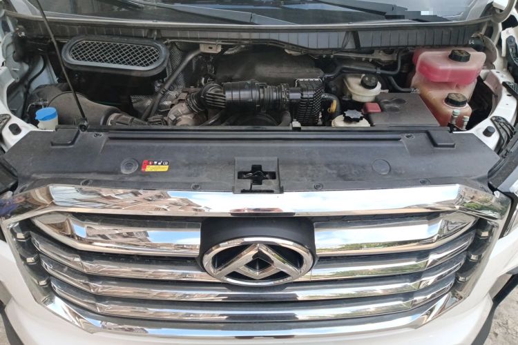 Used SAIC MAXUS Xintu V90  Engine Bay