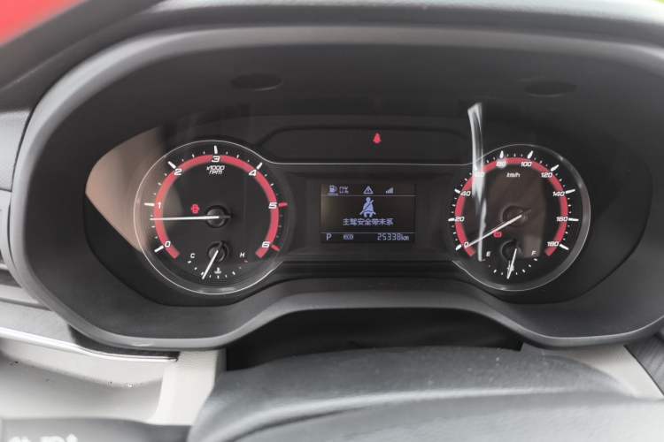 Used SAIC MAXUS Xintu V90 2021 2.0T Automatic Zhiyun King Rear-Drive Single-Tire Long Wheelbase High-Roof 7-Seater Instrument Cluster