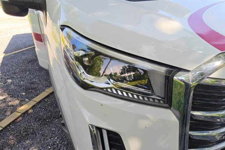 Used SAIC MAXUS Xintu V90  Right Front Headlight