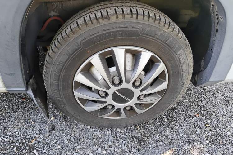 Used SAIC MAXUS Xintu V90  Right Front Wheel Hub