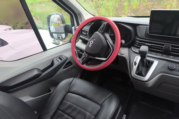 Used SAIC MAXUS Xintu V90 2021 2.0T Automatic Zhiyun King Rear-Drive Single-Tire Long Wheelbase High-Roof 7-Seater Steering Wheel