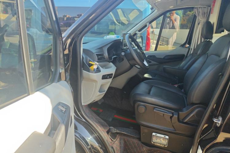 Used SAIC MAXUS Xintu V90 2022 2.0T Automatic VAN Rear-Drive Extended Wheelbase Ultra-High Roof with Dual Rear Tires 3-Seater Driver Seat