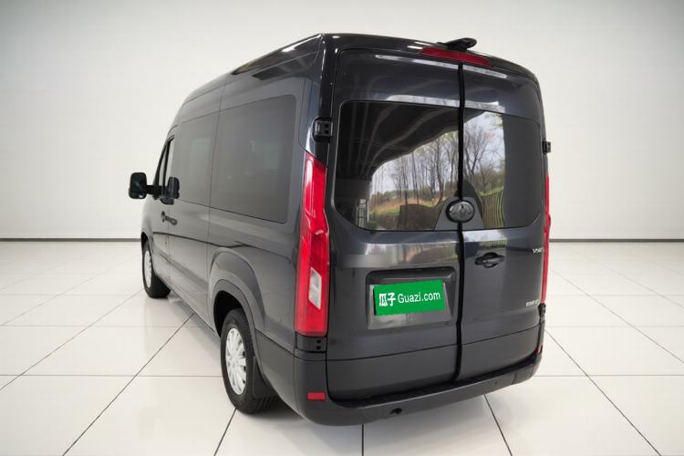 Used SAIC MAXUS Xintu V90 2022 2.0T Automatic Zhiyun King Rear-Drive Long Wheelbase High-Roof Design with Single Rear Tire—6/7 Seater Exterior 3