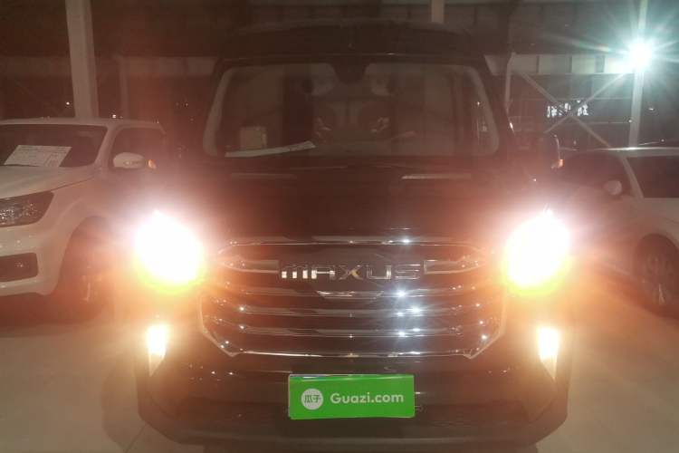 Used SAIC MAXUS Xintu V90 2022 2.0T Automatic Zhiyun King Rear-Drive Extended Wheelbase High-Roof Design with Single Rear Tire—6/7 Seater Front