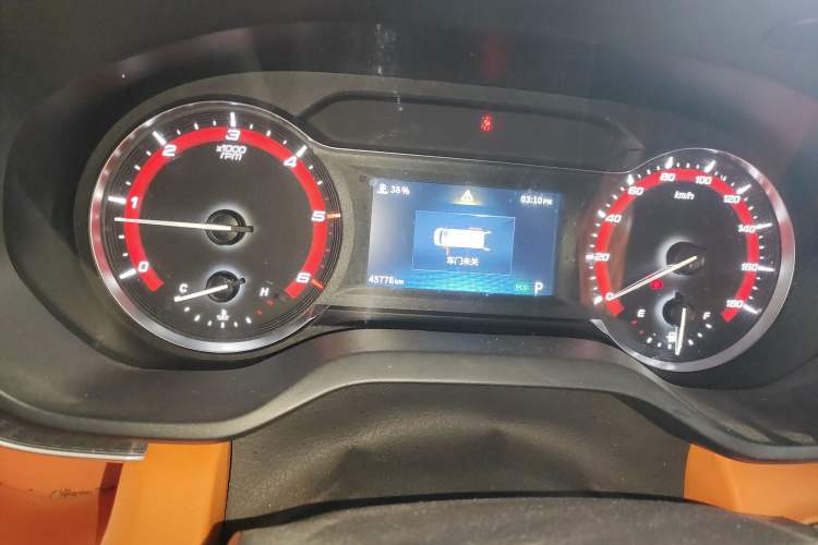 Used SAIC MAXUS Xintu V90 2022 2.0T Automatic Zhiyun King Rear-Drive Long Wheelbase High-Roof Design with Single Rear Tire—6/7 Seater Odometer Close Up