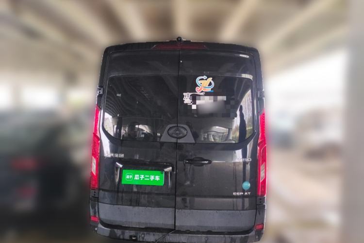 Used SAIC MAXUS Xintu V90 2022 2.0T Automatic Zhiyun King Rear-Drive Long Wheelbase High-Roof Design with Single Rear Tire—6/7 Seater Rear