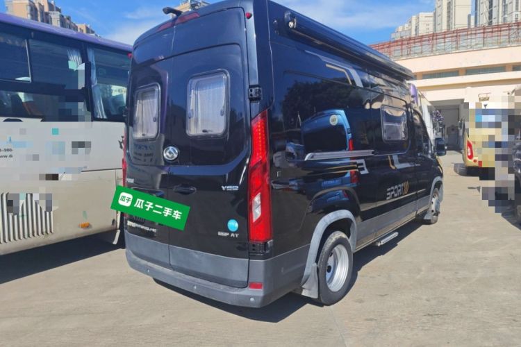 Used SAIC MAXUS Xintu V90 2022 2.0T Automatic VAN Rear-Drive Extended Wheelbase Ultra-High Roof with Dual Rear Tires 3-Seater Rear Right 45 Deg