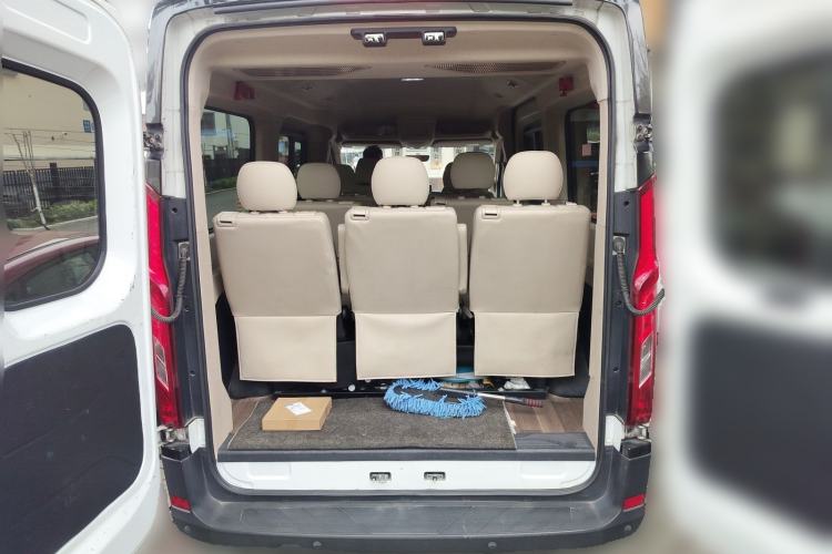 Used SAIC MAXUS Xintu V90 2022 2.0T Automatic ZhiDa Rear-Drive Long Wheelbase High-Roof Design with Single Rear Tire 9-Seater Trunk